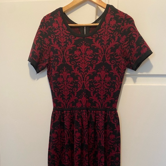 Black and red sweater dress - Picture 1 of 3